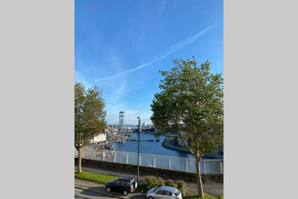 Milin : Appt 2 Ch Vue Sur Mer, Lumineux - Centre-Ville, Proche Facs, Telepherique Et Arsenal. Brest Eksteriør billede